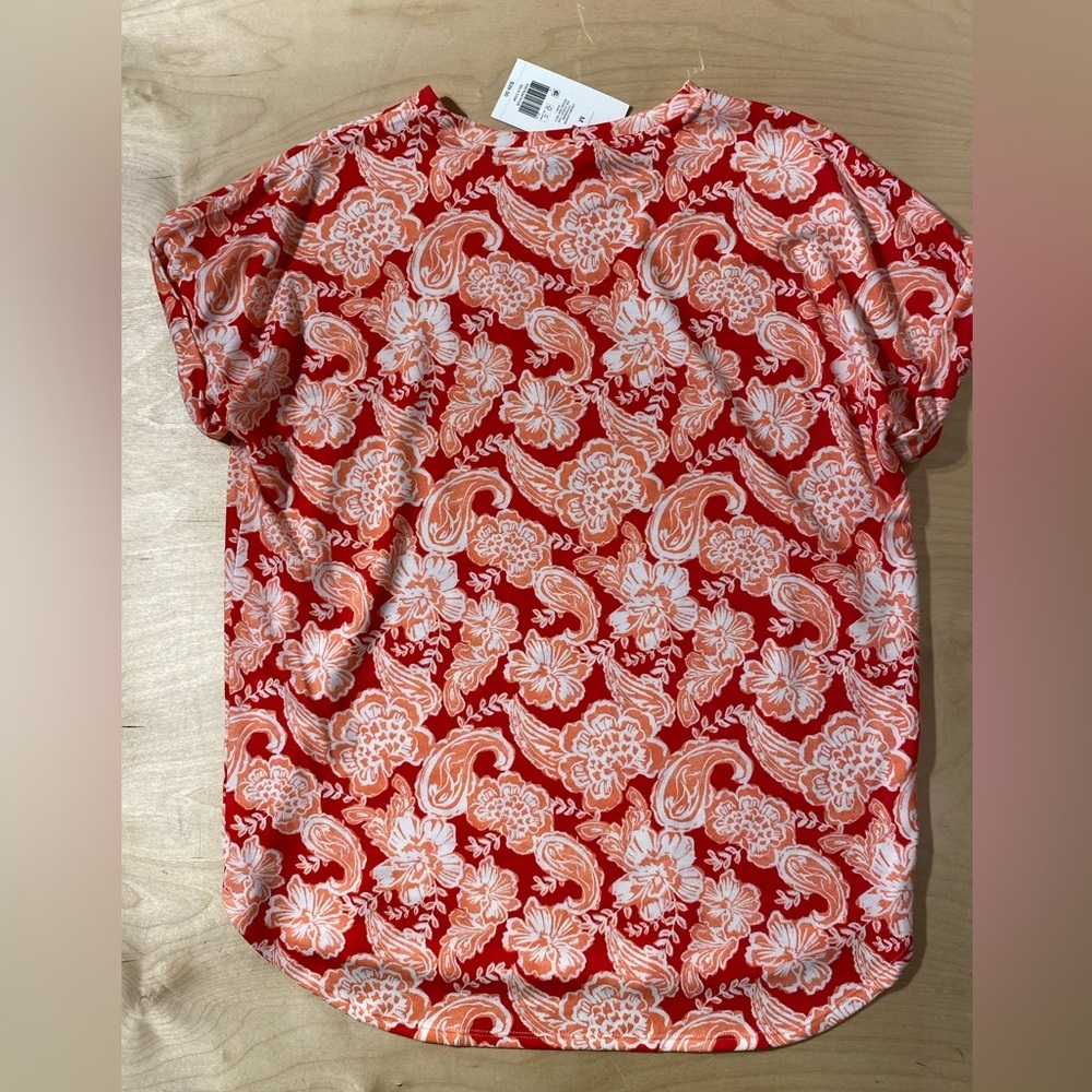 Crown & Ivy Red Floral Short Sleeve Top Medium (QT) - Picture 6 of 7